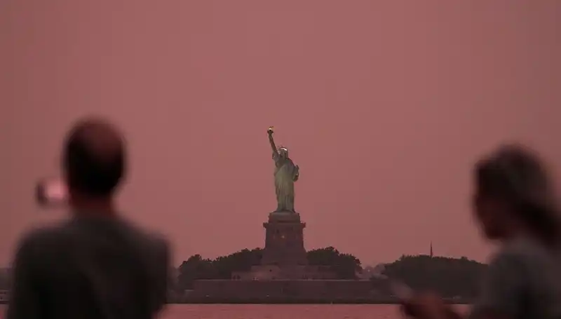 Kanada Yangınlarından Yükselen Duman, New York'u Nasıl Etkiledi?