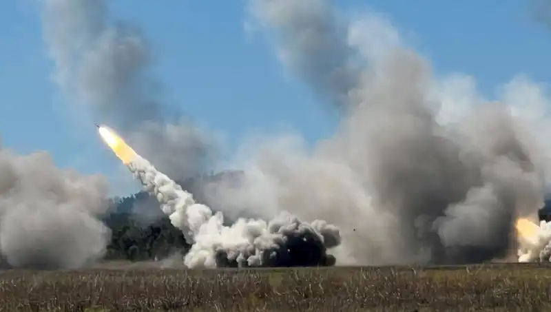 Avustralya'nın Askeri Gücünde Dönüm Noktası: HIMARS Tatbikatında İlk Atış Gerçekleşti