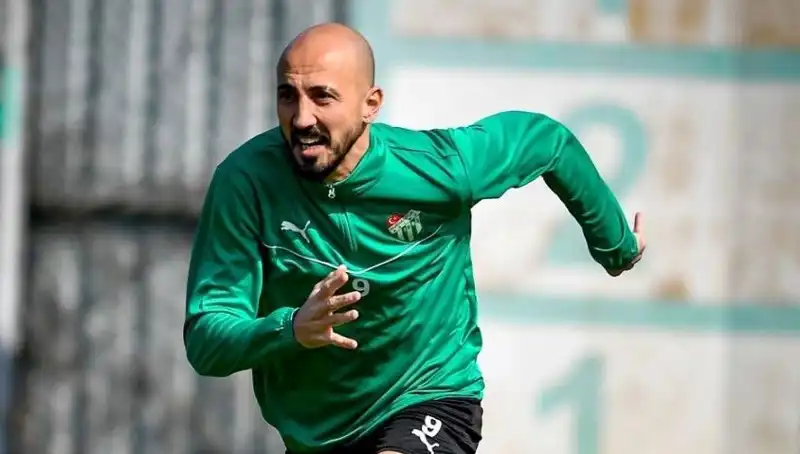 Milli Futbolcunun Kariyerinde Yeni Dönem: 2. Lig'e Geçiş Mümkün mü?