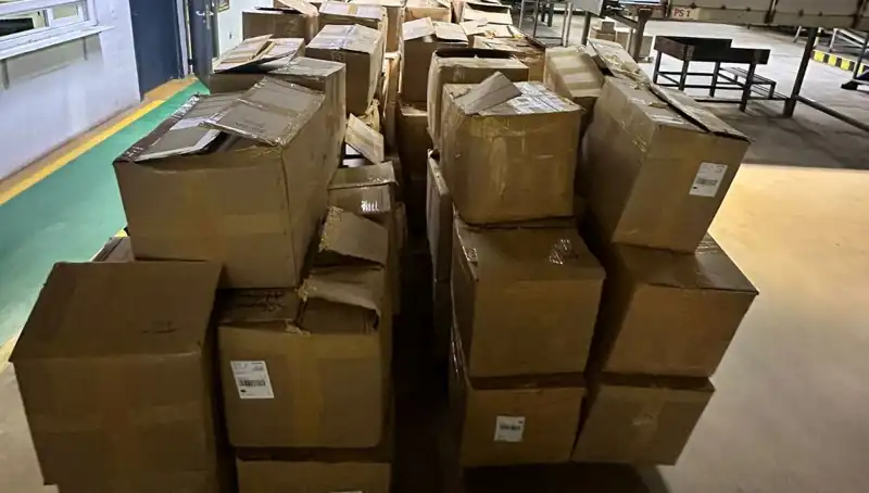 Kargo Şirketinin Deposunda Kaçak Tütün Operasyonu: Gizli Gerçekler Ortaya Çıktı!
