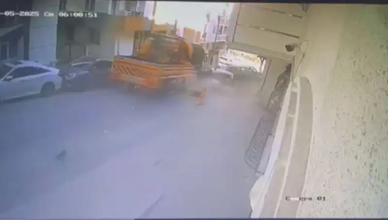 Kontrolden Çıkan Vinç, 23 Araca Çarparak Durdurulabildi