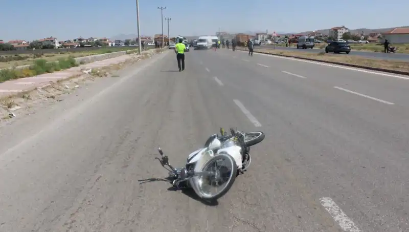 Dur İhtarı Sonrası Yaşanan Olayda Polis Memuruna Çarpan Sürücü Yakalandı