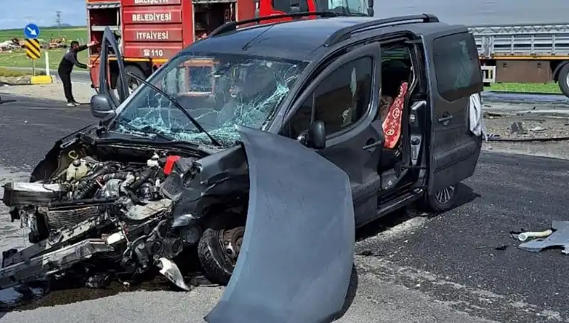 Ankara Yolunda Meydana Gelen Feci Kazada Üç Kişi Yaralandı