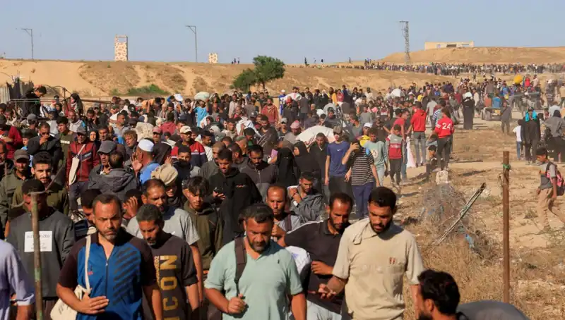 İsrail'in Gazze Saldırısı: 15 Filistinli İnsani Yardıma Erişemeden Hayatını Kaybetti