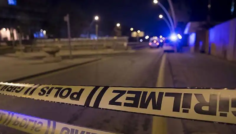 Pikap Kanalda Devrildi: Talihsiz Kaza Aileyi Yıktı!