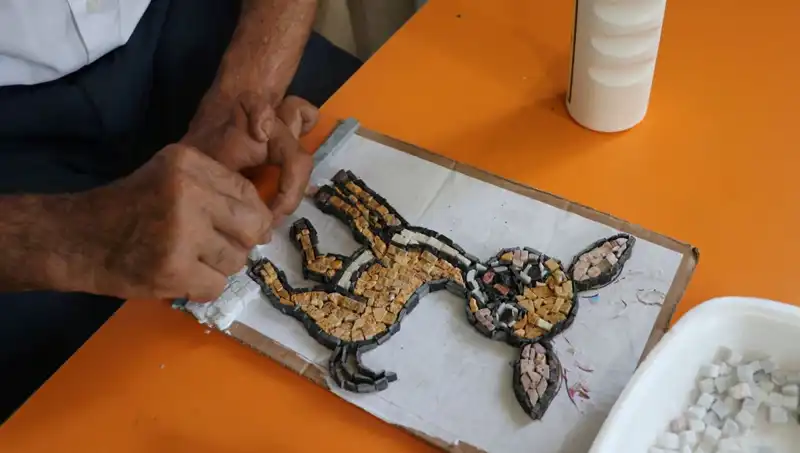 Oğlunun Ödeviyle Tanıştı, Şimdi Yeni Bir Tutkuya Dönüştü