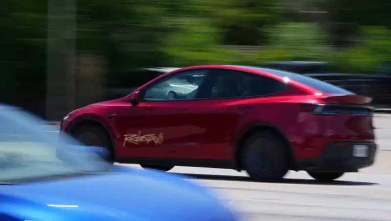 Musk’ın Robotaxi Projesi Beklentileri Fırtına Gibi Sarsıyor: Hız Sınırını Aşarak Kaza Yaptı