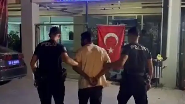 İzmir'de 18 Yıl 9 Ay Hapis Cezasıyla Aranan Firari Yakalandı!