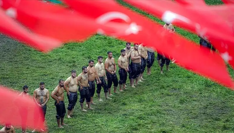 664. Kırkpınar Yağlı Güreşleri Başlıyor: 40 Başpehlivan ve 826 Sporcu Mücadele Edecek!