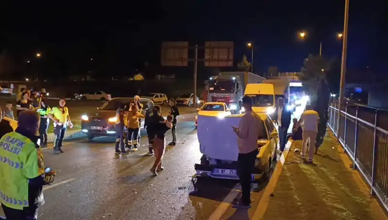 Otoyolda Kuralsız Geri Dönüş: İki Çocuk Dört Yaralı!