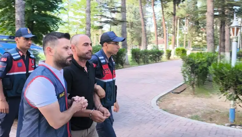 140 Kez Hırsızlık Yapan Çeteye Kollarından Biri Darbe Aldı