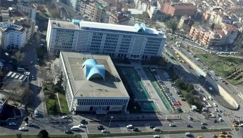 İBB Soruşturmasında "Enderun" WhatsApp Grubu Mesajları Tetikleyici Olacak mı?