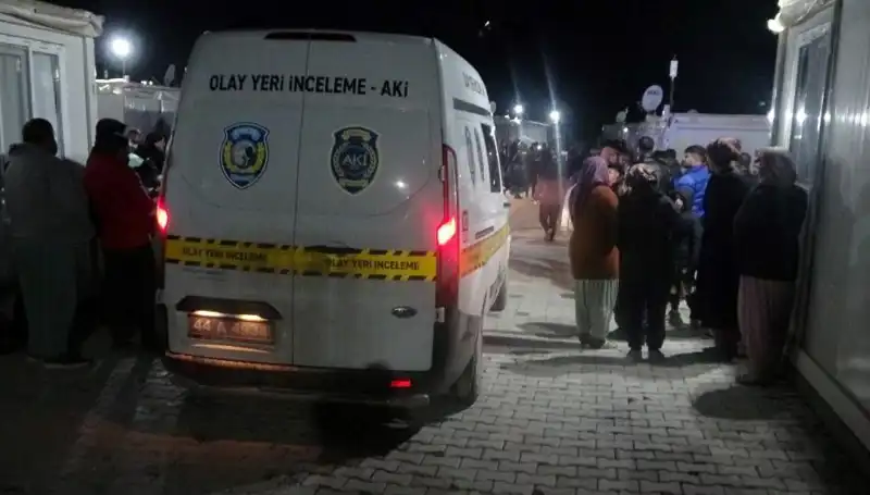 Husumetlilerin Silahlı Kavgası: Sokaklar Kanla Daldı!