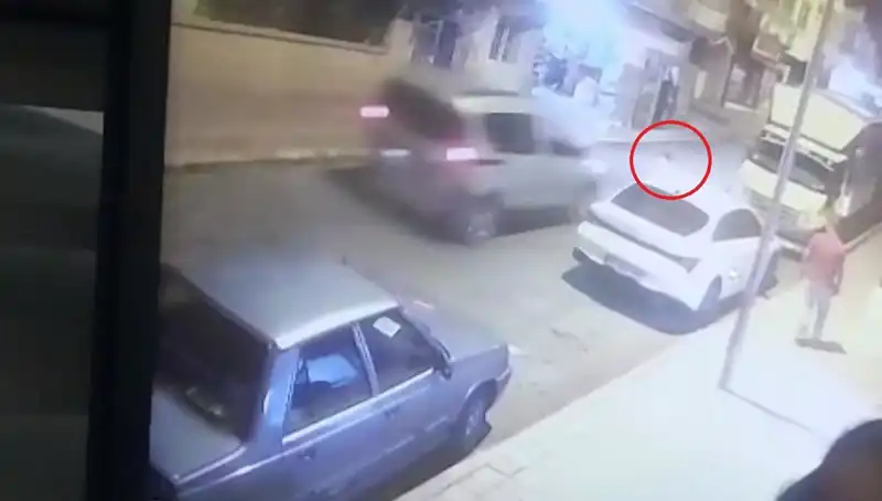 Yola Fırlayan Çocuğa Çarpan Hafif Ticari Araç Kazası: Gözaltına Alınan Sürücü