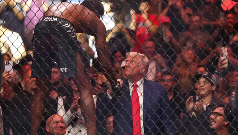 Trump Beyaz Saray Bahçesinde Gizemli UFC Maçı Düzenliyor!
