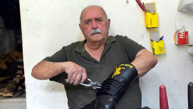 Tireli Hasan Usta: 64 Yıldır Mesleğinde Eşine Rastlanmayan Bir Usta
