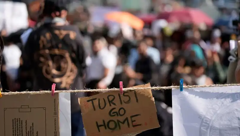 Meksika'da Turist Akınına Sert Tepki: Protestolar Büyüyor!