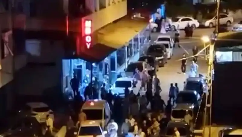 Düğün Töreninde Şoke Eden An: Kalabalığın İçine Dalacak Kaza!