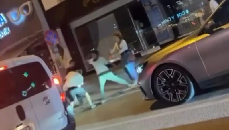Cadde Boks Ringine Döndü: Efsane Mücadeleler Sokaklarda Yaşandı