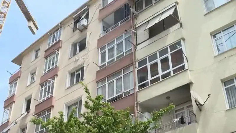 İstanbul'da Kolonları Patlayan Site: 96 Daireye Tahliye Kararı Alındı