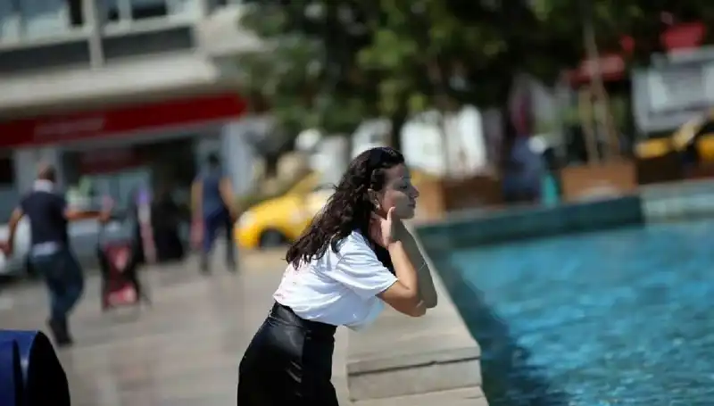 Cizre'de Termometreler Tuttu: Sıcaklık 49.1 Dereceye Ulaştı!