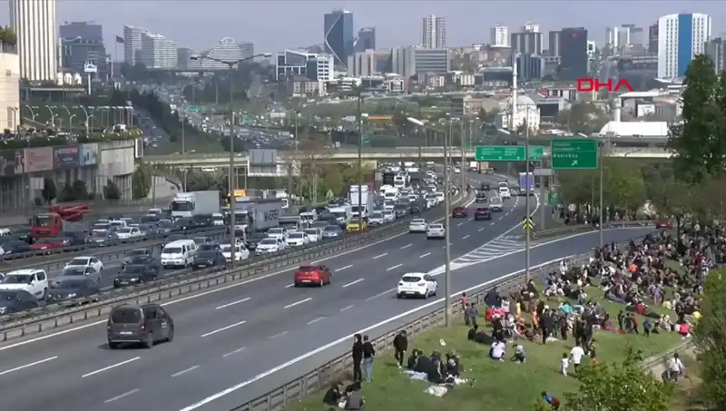 Deprem Sonrası Şehirlerde Trafik Yoğunluğu Yüzde 56 Arttı, Nedenleri ve Çözümleri