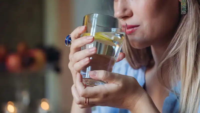 Aç Karnına 1 Litre Su İçmenin Sağlık Üzerindeki Etkileri Neler?