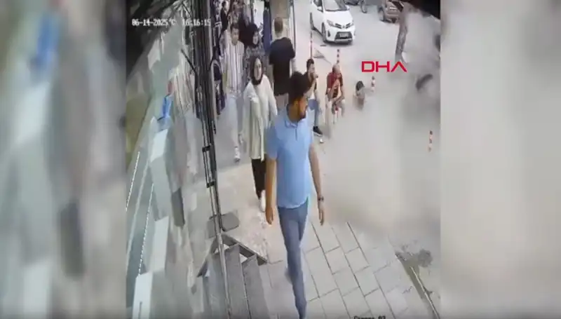 TIR Patlağı Şehirde Panik Yaratırken Vatandaşlar Yerinden Zıpladı