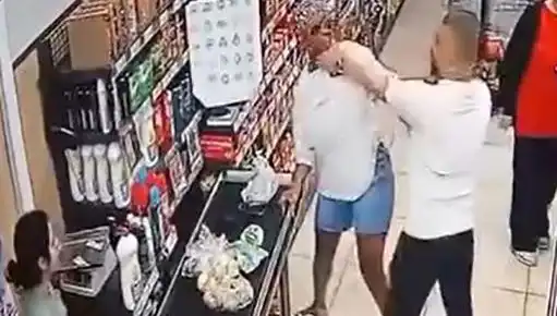 Marketteki Kasa Sırasındaki Şok Olay: Kadına Saldırı Anları Kaydedildi