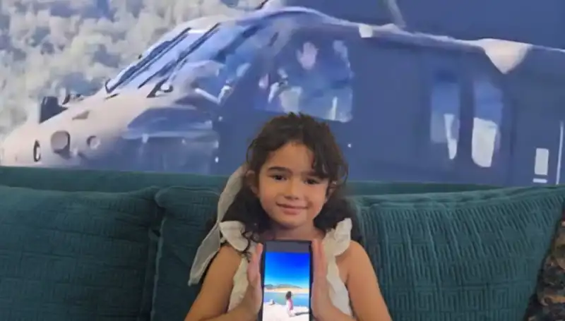 Sikorsky Pilotu ile Küçük Çocuğun Dostluğunda Kalpler Isındı