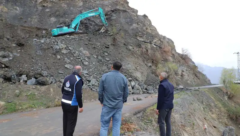 Hakkari’de Kaya Düşmelerine Karşı Alınan Önlemler ve Çalışmalar