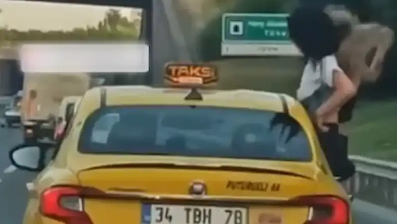 TEM Otoyolu’nda Herkesin Dikkatini Çeken Taksici Olayı!