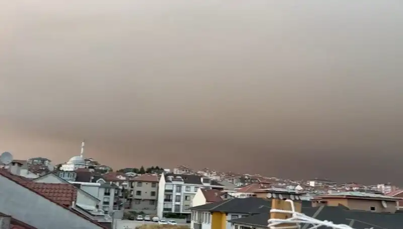 Bursalılar Dikkat! Kül Yağmuru Rüzgarı Kapı ve Pencereleri Zorlayacak