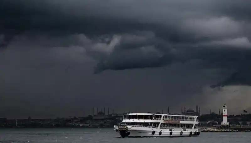İstanbul ve Etrafında Şiddetli Sağanak Yağış Uyarısı: Hazır Olun!