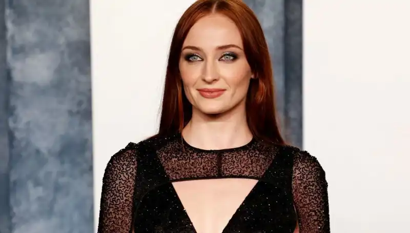 Sophie Turner'ın Canını Sıkan Yorum: Game of Thrones'un Gölgesinde Kalmak