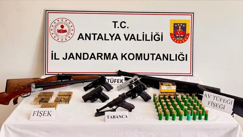 Antalya'da Ruhsatsız Silah Operasyonunda Büyük Yakalama!