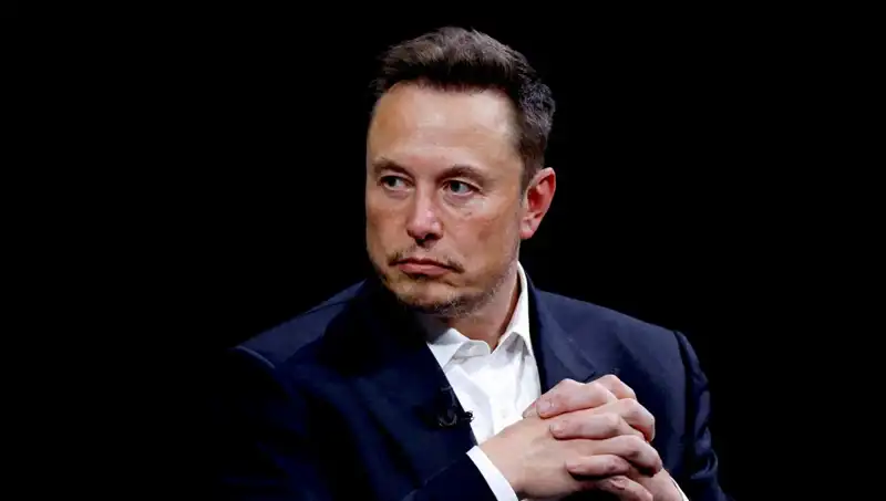 Musk, Robotların Cerrahları Geçeceği Tarihi Duyurdu