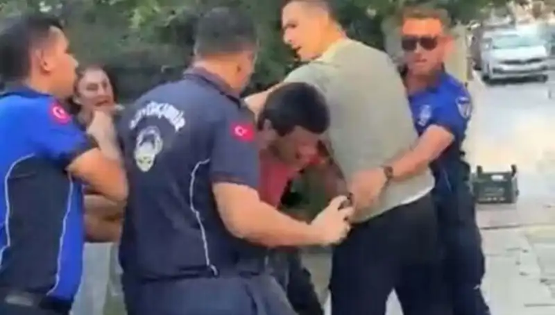 Seyyar Satıcıya Zabıta Tarafından Sokak Ortasında Dayak: Olayın Ayrıntıları