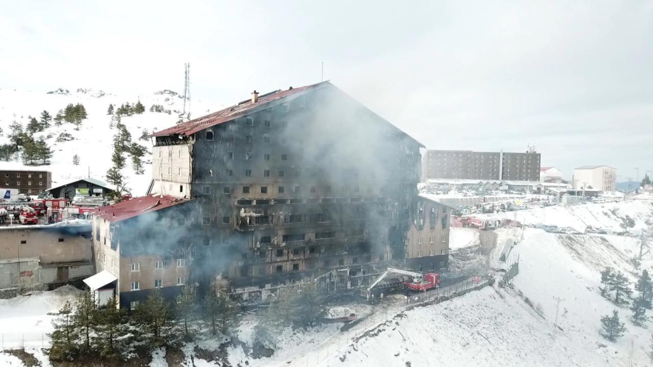 Yangınla ilgili 4 kişi gözaltına alındı