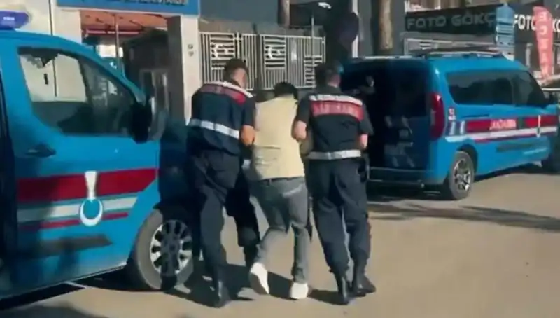 Türkiye Genelinde Gerçekleşen Operasyonda 74 Suçlu Gözaltında!
