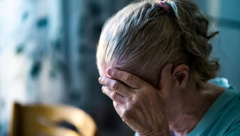 Nöroloji Uzmanı Açıklıyor: Alzheimer’a Yol Açan Günlük Alışkanlıklar
