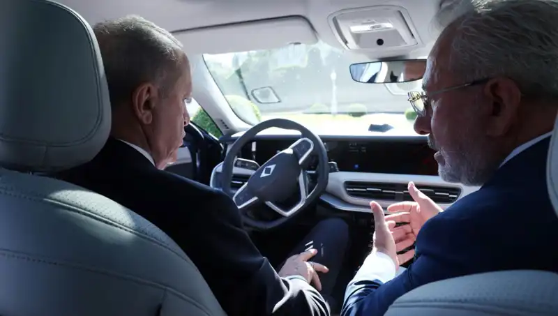 Cumhurbaşkanı Erdoğan, Togg'un Yeni Modelini Test Etti: Yerli Otomobilin Geleceği