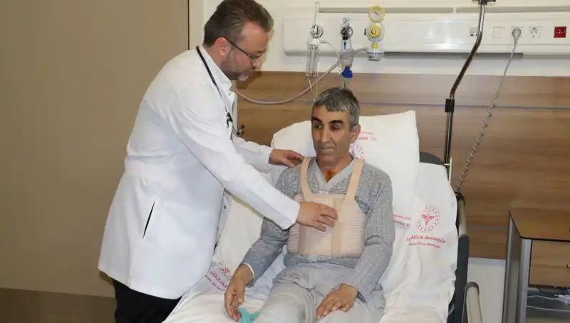 Aort Damarı Yırtılması: Genç Kadının Hayat Mücadelesi ve Uzun Ameliyat Süreci