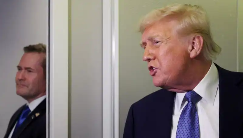Trump'ın Şaşırtıcı Hamlesi: Mike Waltz Görevden Alındı
