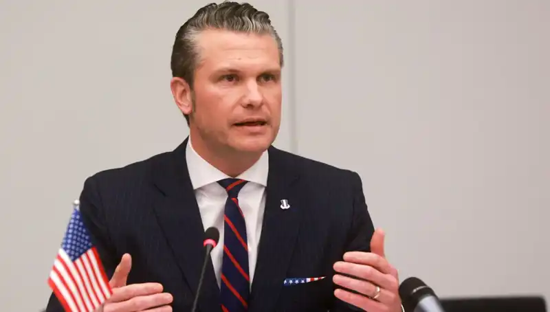 Hegseth'ten Şok Açıklama: İran'ı Tehdit Etti!