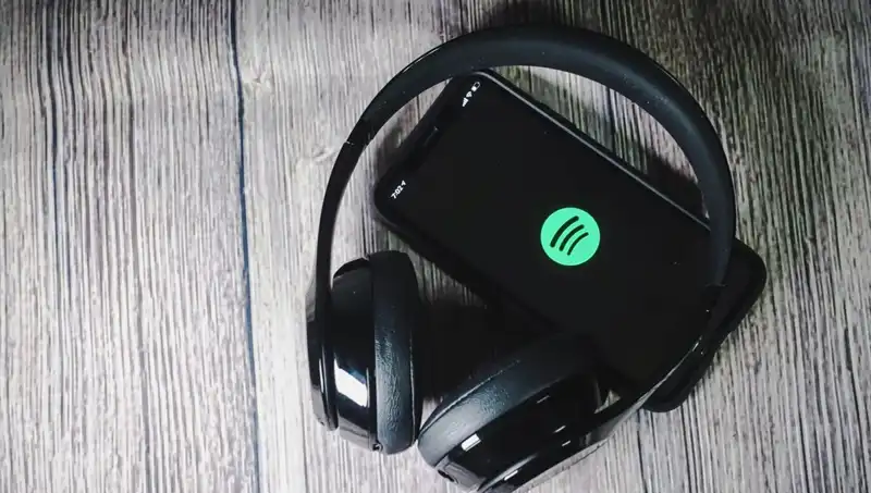 Spotify, Ölü Sanatçıların Adına Yeni Şarkılar Yayınlıyorsa, Müzik Endüstrisi Ne Olacak?