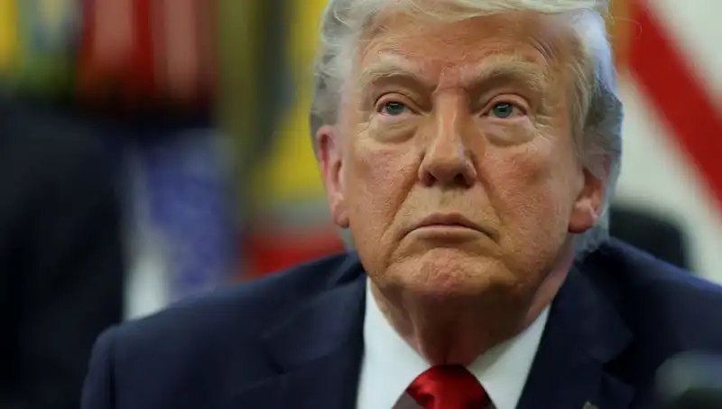 Trump'ın Cesur İddiası: "Hem Ülkeyi Hem Dünyayı Yönetiyorum!"